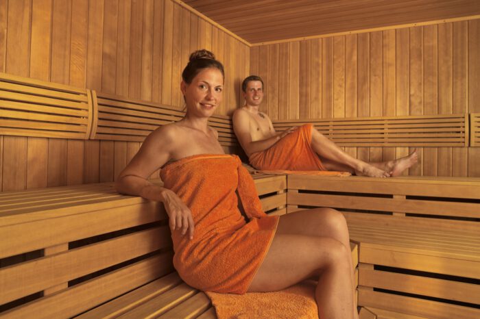 Personen in Sauna